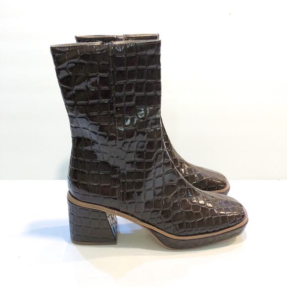 Urban Outfitters UO Bella Brown Croc Embossed Boots - Picture 4 of 12